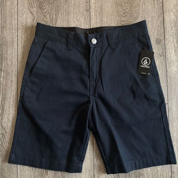 Volcom boys Black Shorts - Picture 1 of 4